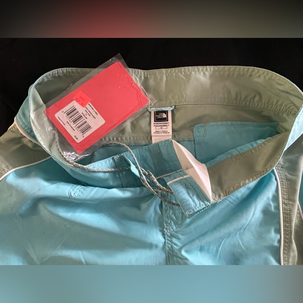 NWT🏔️”The North Face”🏄‍♀️Surf Swim Shorts, Size 12,